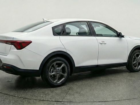 Used 2025 Kia K4 LXS image 9