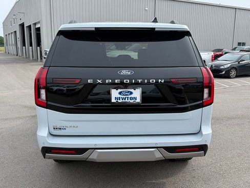 Used 2025 Ford Expedition Platinum AWD/4WD image 35
