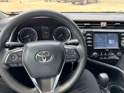 Used 2020 Toyota Camry LE FWD image 18