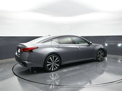 Used 2020 Nissan Altima 2.0 Platinum FWD image 7