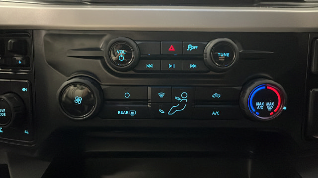 Used 2026 Ford F350 XLT w/ FX4 Off-Road Package AWD/4WD image 18