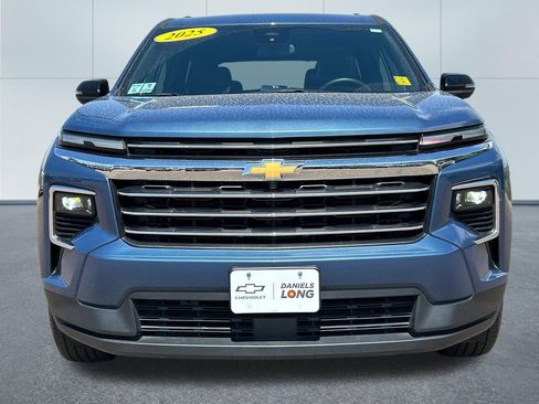 Used 2025 Chevrolet Traverse LT AWD/4WD image 3