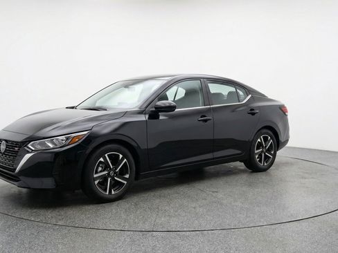 Used 2025 Nissan Sentra SV FWD image 3