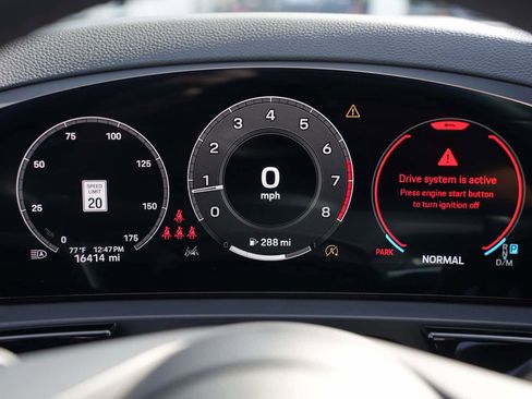 Used 2024 Porsche Cayenne image 20