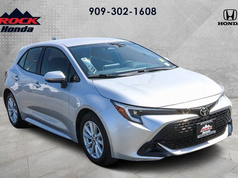 Used 2024 Toyota Corolla SE w/ SE Package FWD image 3
