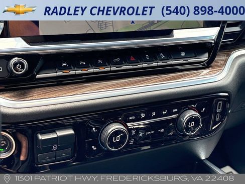 Used 2022 Chevrolet Silverado 1500 RST AWD/4WD image 10