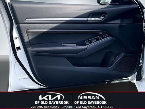 Certified 2023 Nissan Altima 2.5 SR w/ SR Premium Package image 18