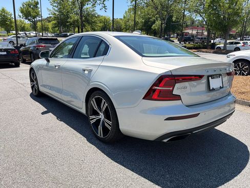 Used 2019 Volvo S60 T5 Inscription image 3