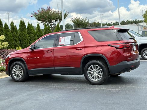 Used 2023 Chevrolet Traverse LT FWD image 9