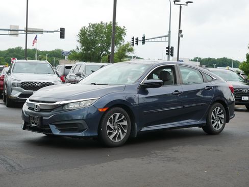 Used 2017 Honda Civic EX image 2