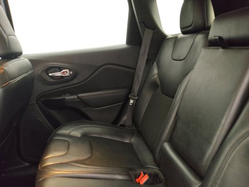Used 2020 Jeep Cherokee Latitude Plus FWD image 18