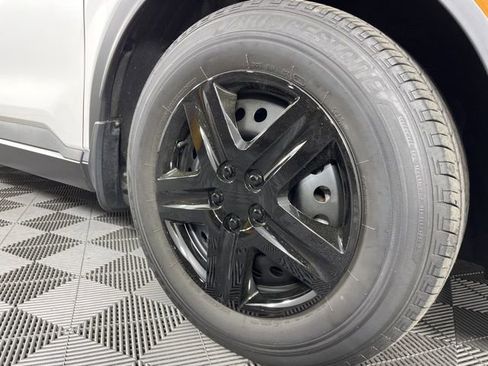 Used 2023 Honda CR-V LX image 15