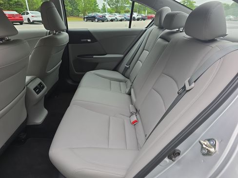 Used 2015 Honda Accord EX-L image 16