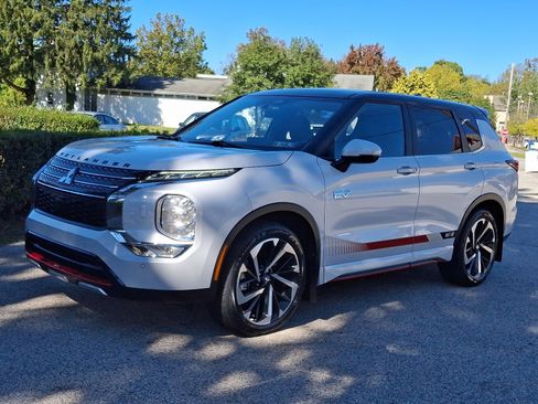 Used 2024 Mitsubishi Outlander Ralliart image 3