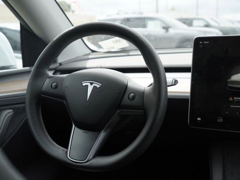 Used 2023 Tesla Model Y AWD image 20