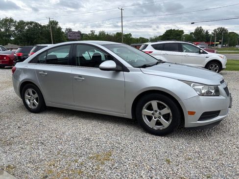 Used 2014 Chevrolet Cruze LT FWD image 3