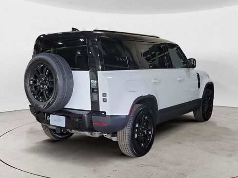 New 2026 Land Rover Defender 110 S AWD/4WD image 5