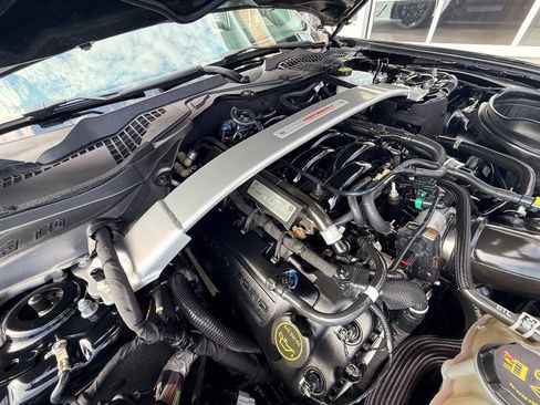 Used 2018 Ford Mustang Shelby GT350 w/ Convenience Package RWD image 39