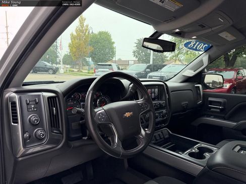 Used 2018 Chevrolet Silverado 1500 LT w/ Redline Edition AWD/4WD image 12