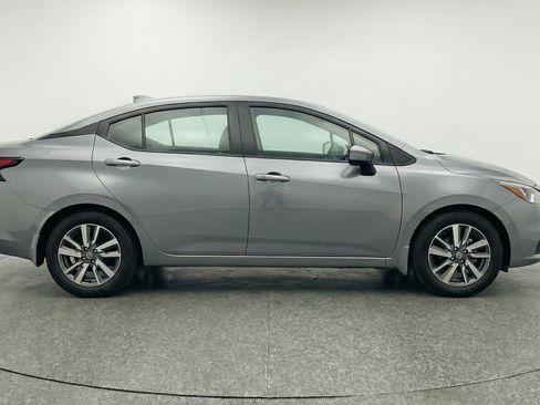 Used 2025 Nissan Versa SV image 11