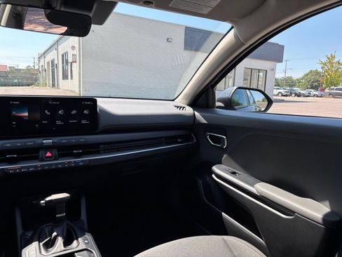 Used 2025 Kia K4 FWD image 35