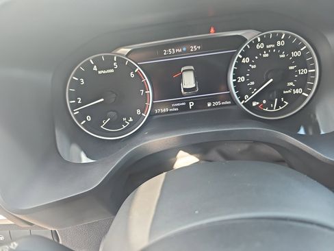 Used 2023 Nissan Rogue SV image 14