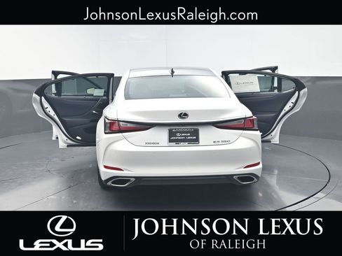 New 2025 Lexus ES 350 Ultra Luxury image 26