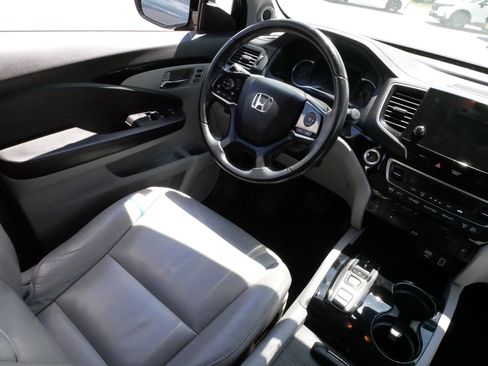 Certified 2021 Honda Pilot Touring image 9