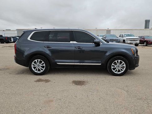 Used 2022 Kia Telluride LX FWD image 9