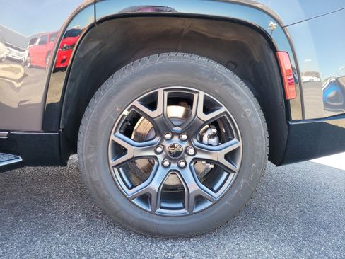 New 2026 Jeep Grand Wagoneer Limited image 8