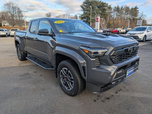 Used 2024 Toyota Tacoma TRD Off-Road image 8