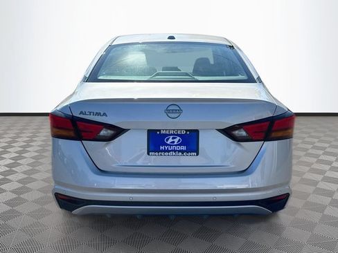 Used 2025 Nissan Altima 2.5 SV FWD image 6