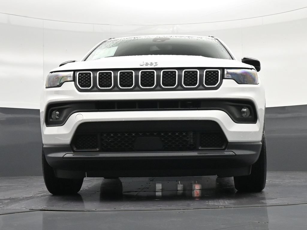 Used 2023 Jeep Compass Latitude AWD/4WD image 29