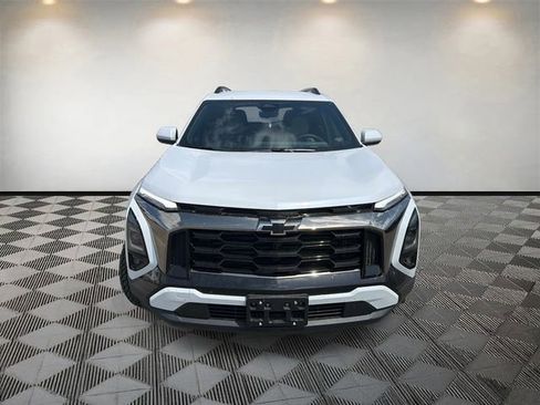 New 2026 Chevrolet Equinox ACTIV w/ Convenience Package III AWD/4WD image 2