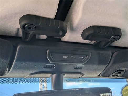 Used 2023 Jeep Gladiator Willys image 26