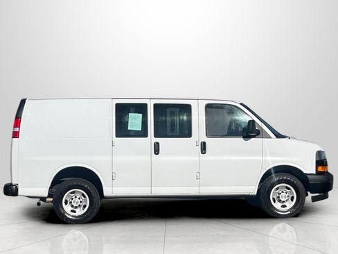 Used 2022 Chevrolet Express 2500 Work Van w/ Driver Convenience Package image 3