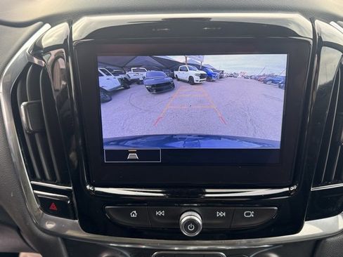 Used 2023 Chevrolet Traverse LT image 19