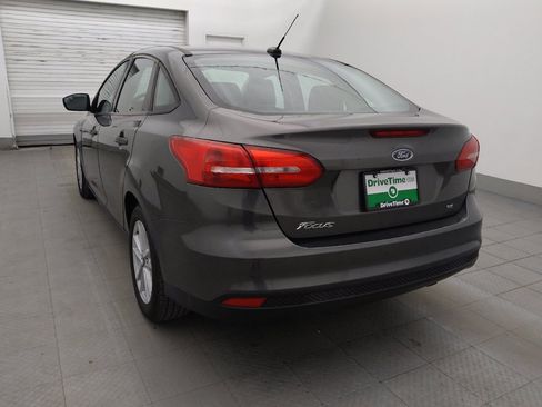 Used 2018 Ford Focus SE FWD image 5