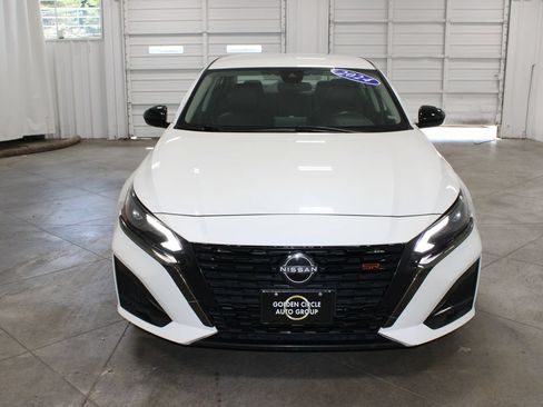 Used 2024 Nissan Altima 2.5 SR FWD image 3