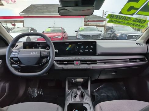 Used 2025 Kia K4 LXS image 13