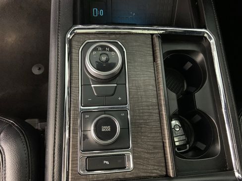 Used 2021 Ford Expedition Limited image 15