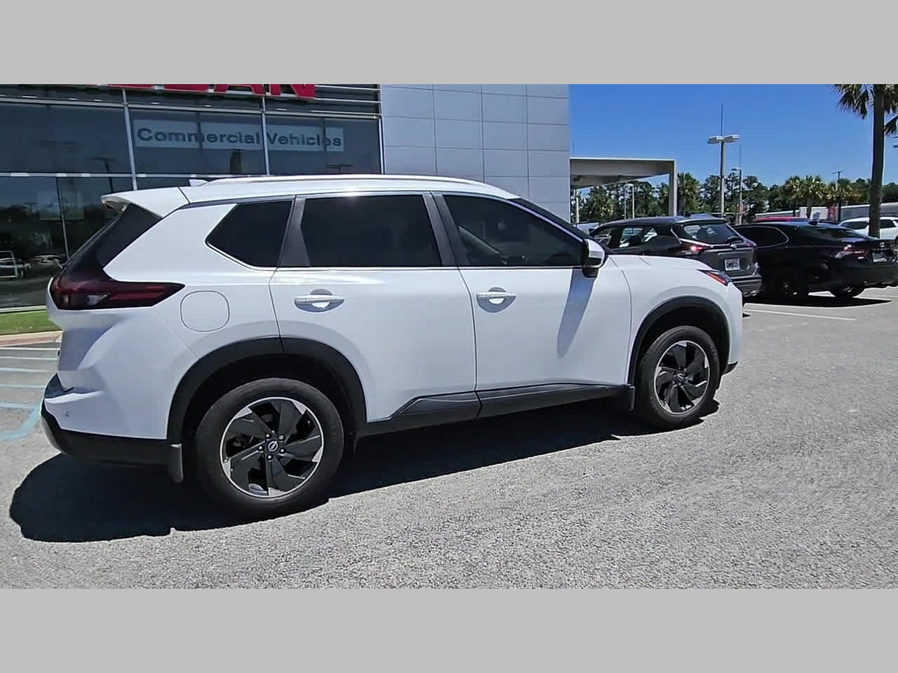 Used 2024 Nissan Rogue SV w/ SV Premium Package FWD image 32