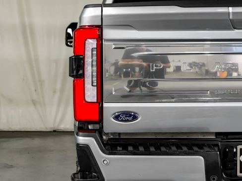 Used 2024 Ford F250 Platinum AWD/4WD image 43