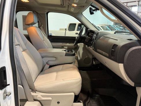 Used 2009 Chevrolet Silverado 1500 LT w/ Power Pack Plus AWD/4WD image 17