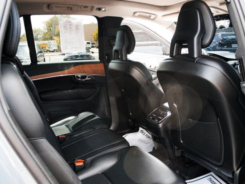 Used 2022 Volvo XC90 T6 Momentum w/ Protection Package Premier AWD/4WD image 27
