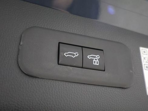 Certified 2025 Toyota Crown Signia XLE image 20