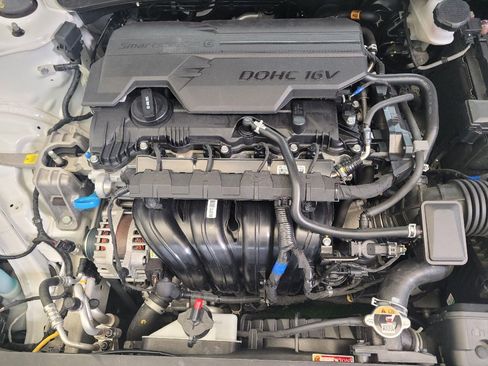 Used 2025 Hyundai Elantra SE FWD image 30