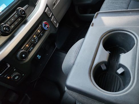 Used 2022 Ford F150 XLT image 25