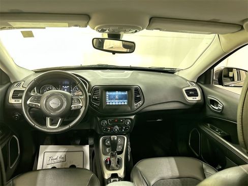 Used 2019 Jeep Compass Latitude image 18