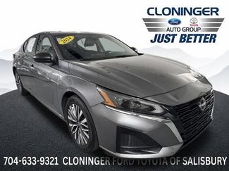 Used 2024 Nissan Altima 2.5 SV FWD video 1